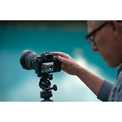 1018880_C.jpg - Nikon NIKKOR Z 24-120mm f/4 S Lens - Image 3