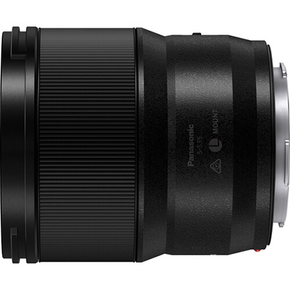 1018950_B.jpg - Panasonic Lumix S 35mm  f1.8 Lens