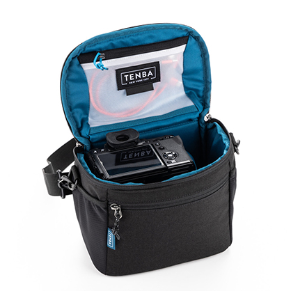 1021600_C.jpg - Tenba Skyline V2 8 Shoulder Bag Black - Image 3