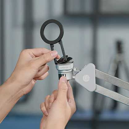 1025890_D.jpg - Ulanzi MA50 Magnetic Phone Holder - Image 4