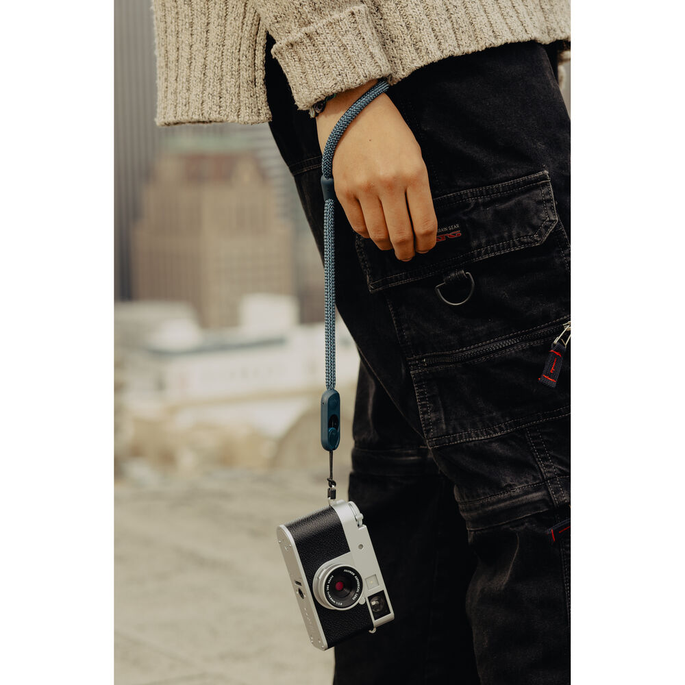 1026050_C.jpg - Peak Design Cuff Rope Camera Wrist Strap (Ocean) - Image 3