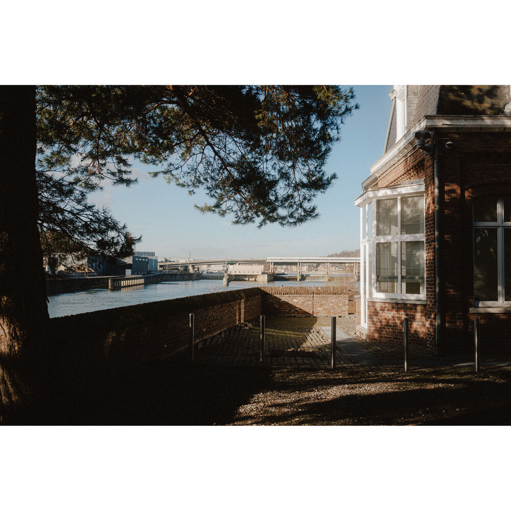 1027010_C.jpg - Thypoch Ksana 35mm f/2 ASPH Lens (Leica M, Silver) - Image 3