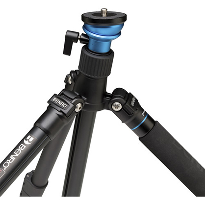 1019101_E.jpg - Benro A2883F Reverse-Folding Aluminum Travel Tripod with S4Pro Fluid Video Head - Image 4