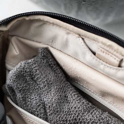 1021881_E.jpg - PGYTECH Wash Pouch (Twilight Black) - Image 5
