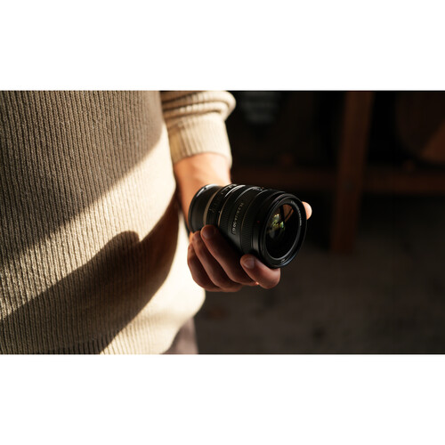 1022441_B.jpg - Sony FE 24-50mm f/2.8 G Lens - Image 2