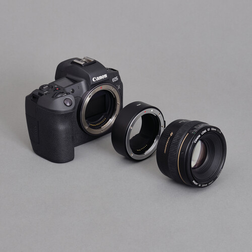 1022971_A.jpg - Urth Electronic Lens Adapter for Canon EF/EF-S Lens to Canon RF Camera Body - Image 1