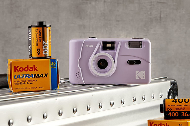 1019272_C.jpg - Kodak M38 35mm Film Camera with Flash (Lavender)