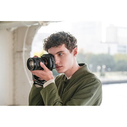1020432_E.jpg - Sony FE 20-70mm f/4 G Lens FE Mount - Image 5