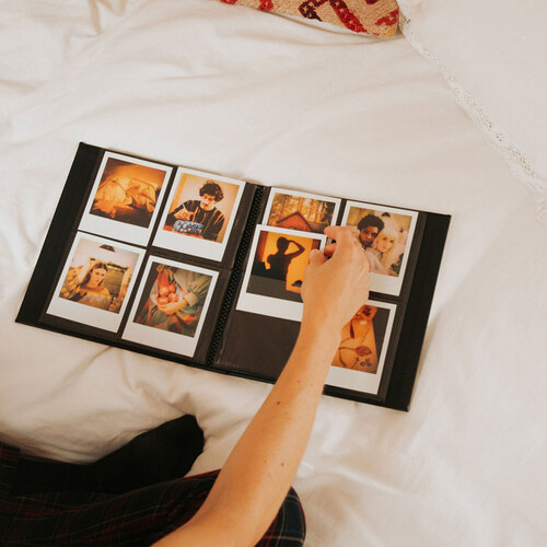 1023772_A.jpg - Polaroid Photo Album (Large, Black) - Image 1