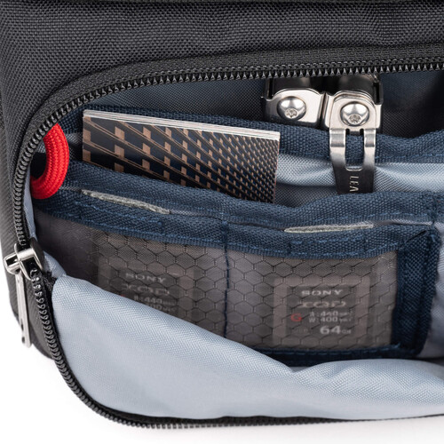 1022493_A.jpg - ThinkTank Mirrorless Mover 20 Shoulder Bag Coast Green - Image 1