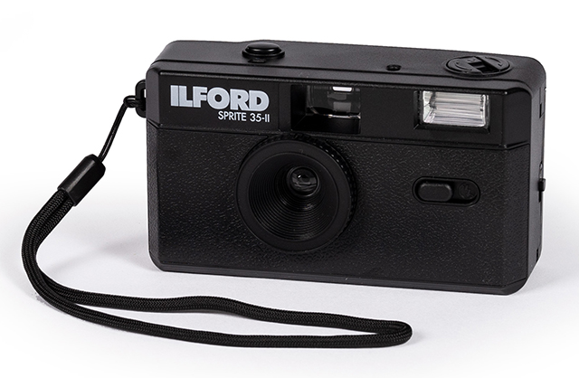 Ilford SPRITE 35-ii Reusable Camera - Black + XP2 24exp film C41