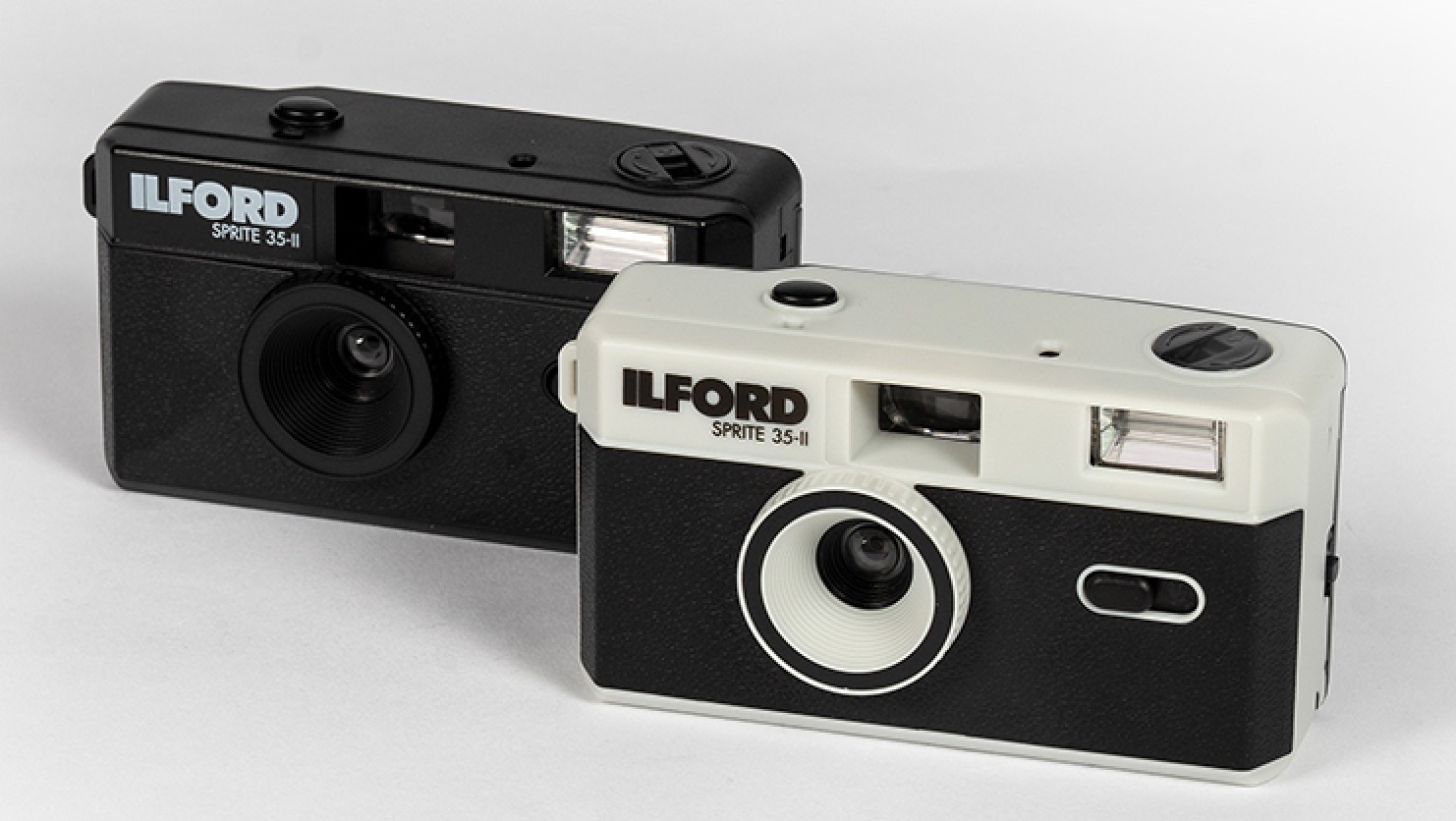 1017104_D.jpg-ilford-sprite-35-ii-reusable-camera-black-xp2-24exp-film-c41