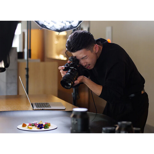 1024474_D.jpg - Panasonic S1R II with 28-200mm Lens Kit - Image 4
