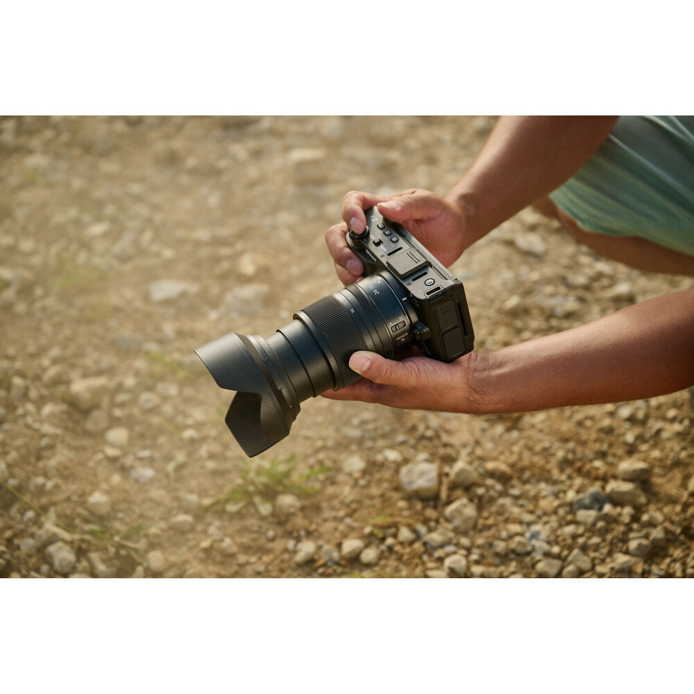 1025754_B.jpg - Nikon ZR Cinema Camera with 24-70mm f/4 Lens Kit - Image 2