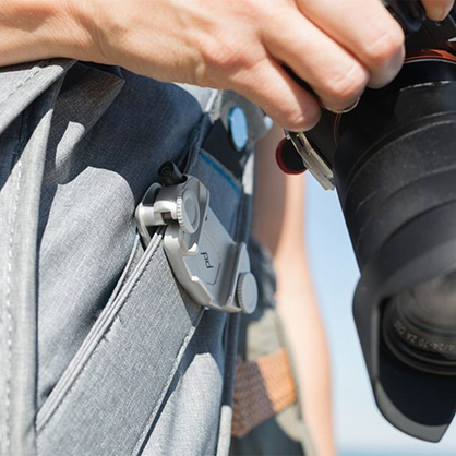 1015825_A.jpg - Peak Design Capture Camera Clip V3 Silver No Plate - Image 1