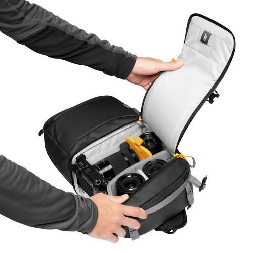1018315_D.jpg - Lowepro Slingshot SL 250 AW III Camera and Laptop Backpack (Black) - Image 4