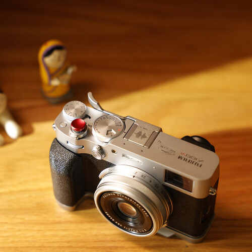 1022575_C.jpg - SmallRig Thumb Grip for FUJIFILM X100VI/X100V (Silver) 4566 - Image 3