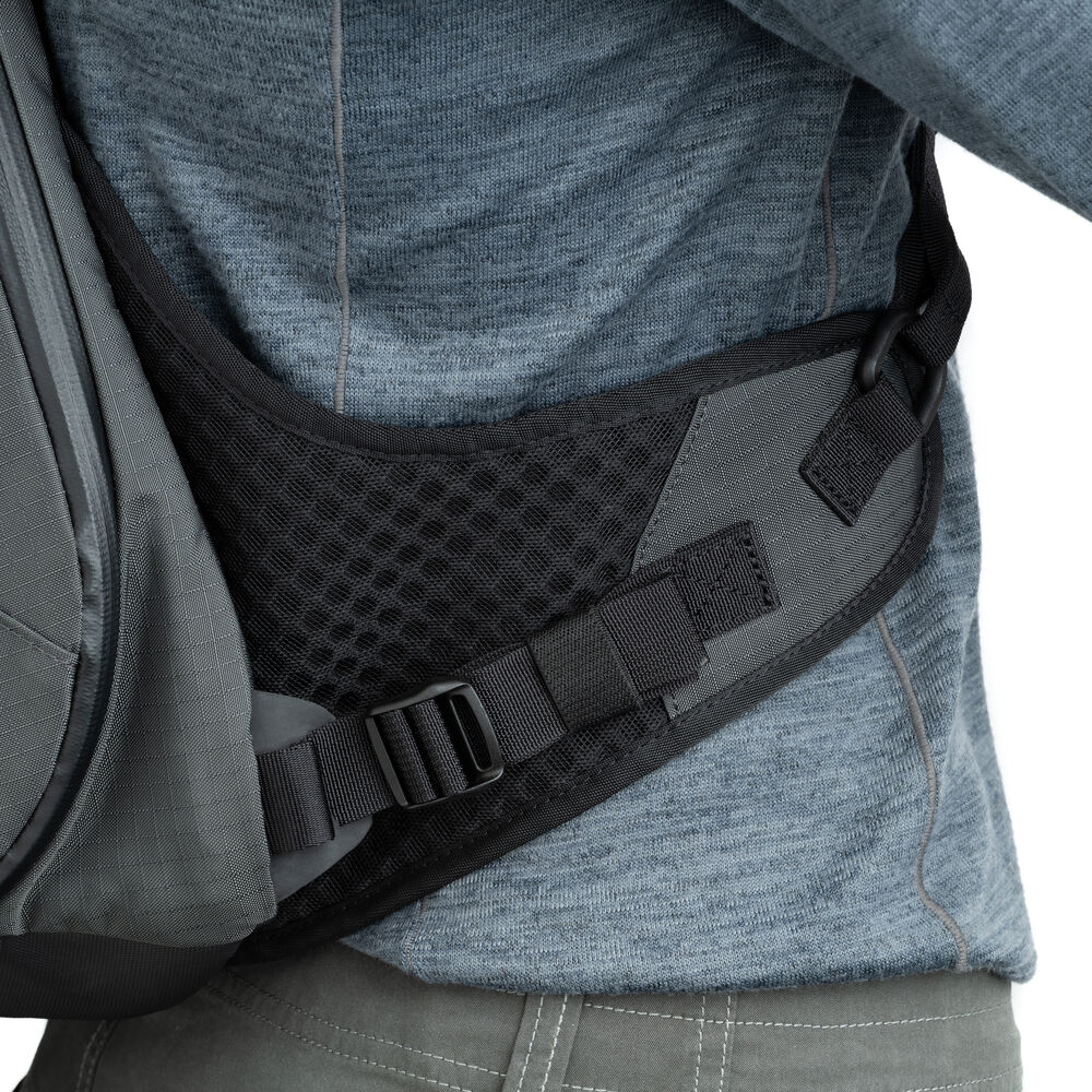 1026195_B.jpg - ThinkTank PhotoCross Sling V2 Black 11L - Image 2