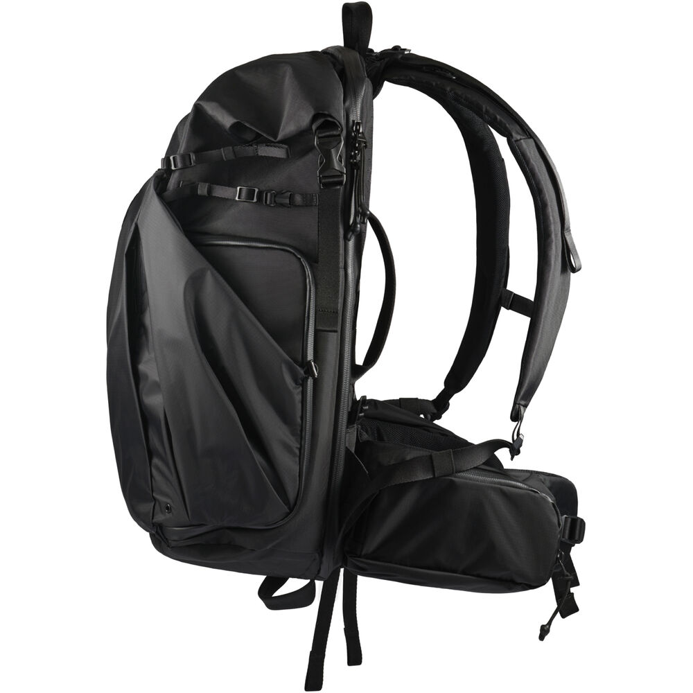 1026965_B.jpg - Urth Helios Outdoor Backpack 40L (Onyx) - Image 2