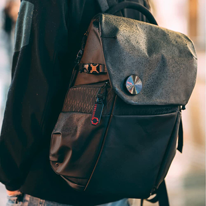 1022366_B.jpg - VSGO V-BP01 Black Snipe 20L Camera Backpack - Image 2