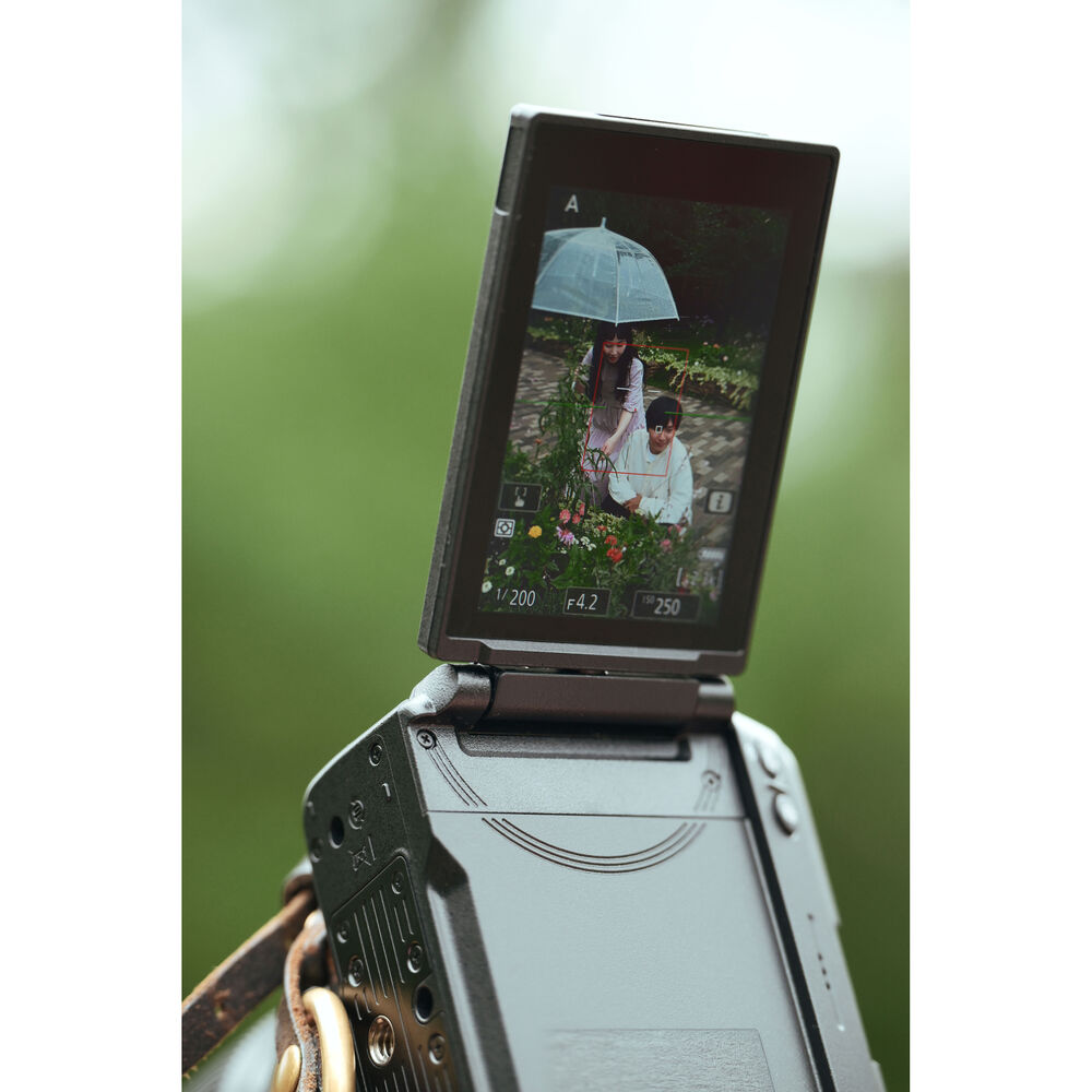 1026896_E.jpg - Nikon Z5IIC Mirrorless Camera with NIKKOR Z 24-50mm f/4-6.3 Lens Kit - Silver - Image 5