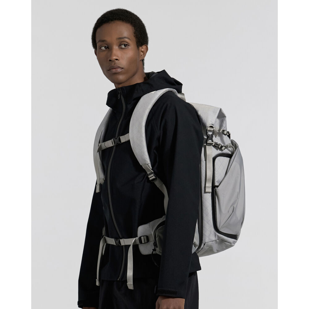 1026966_C.jpg - Urth Helios Outdoor Backpack 40L (Stone) - Image 3
