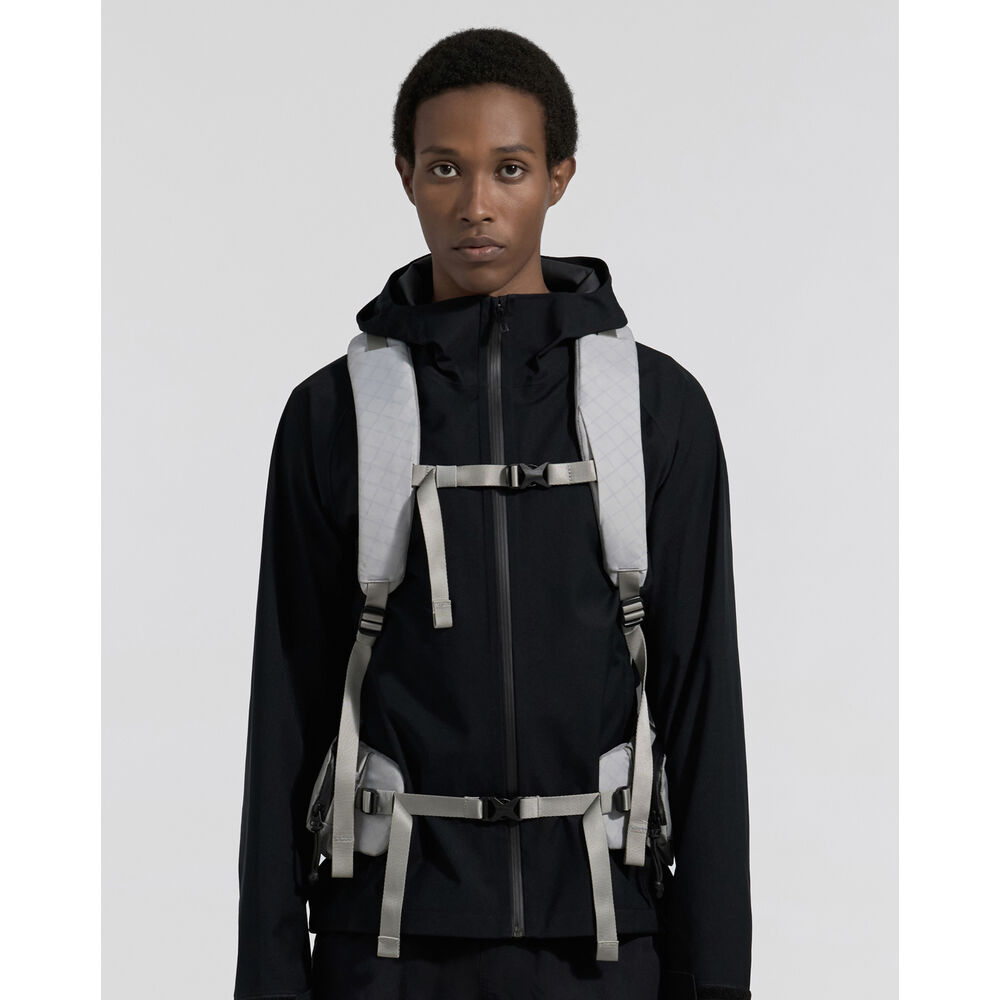 1026966_E.jpg - Urth Helios Outdoor Backpack 40L (Stone) - Image 5