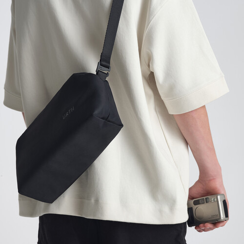Best image for Urth Dolomite Cross-Body Camera Sling Bag - Black, 5.1L