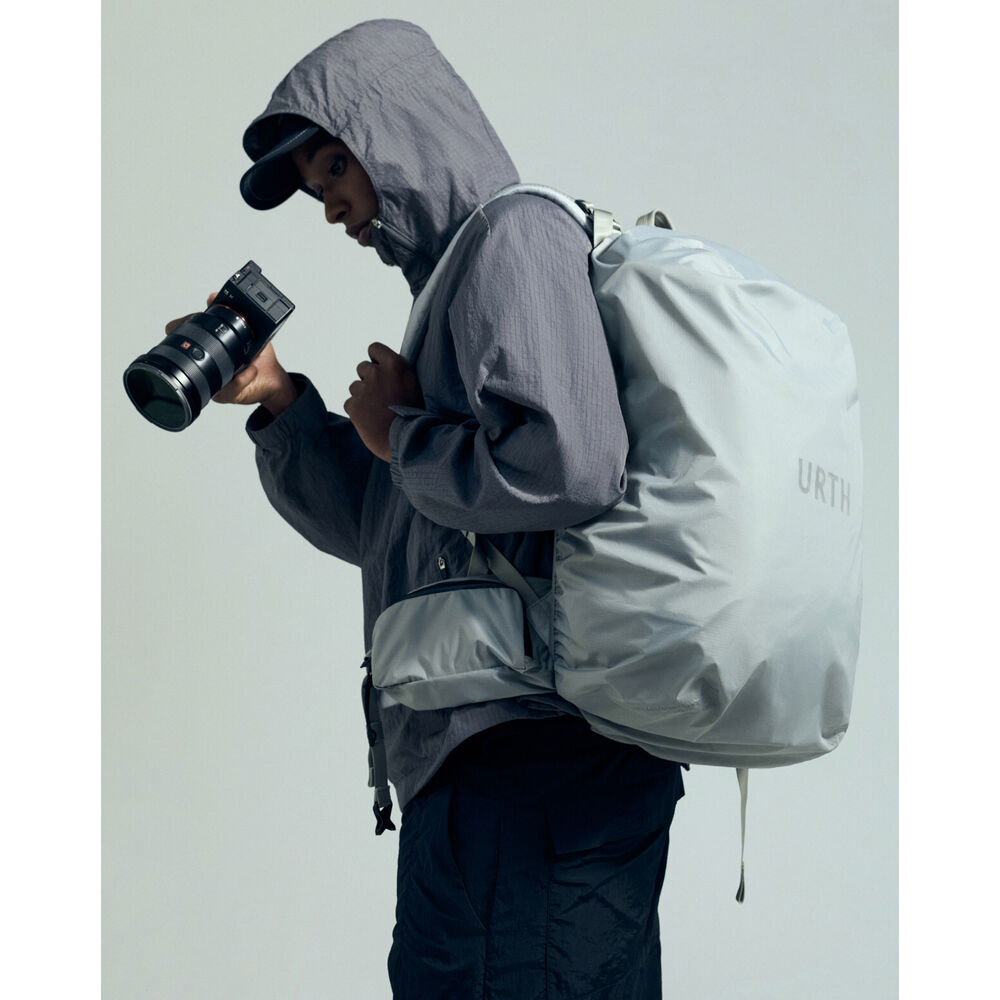 1026967_A.jpg - Urth Stratus Rain Cover Light Grey - Image 1