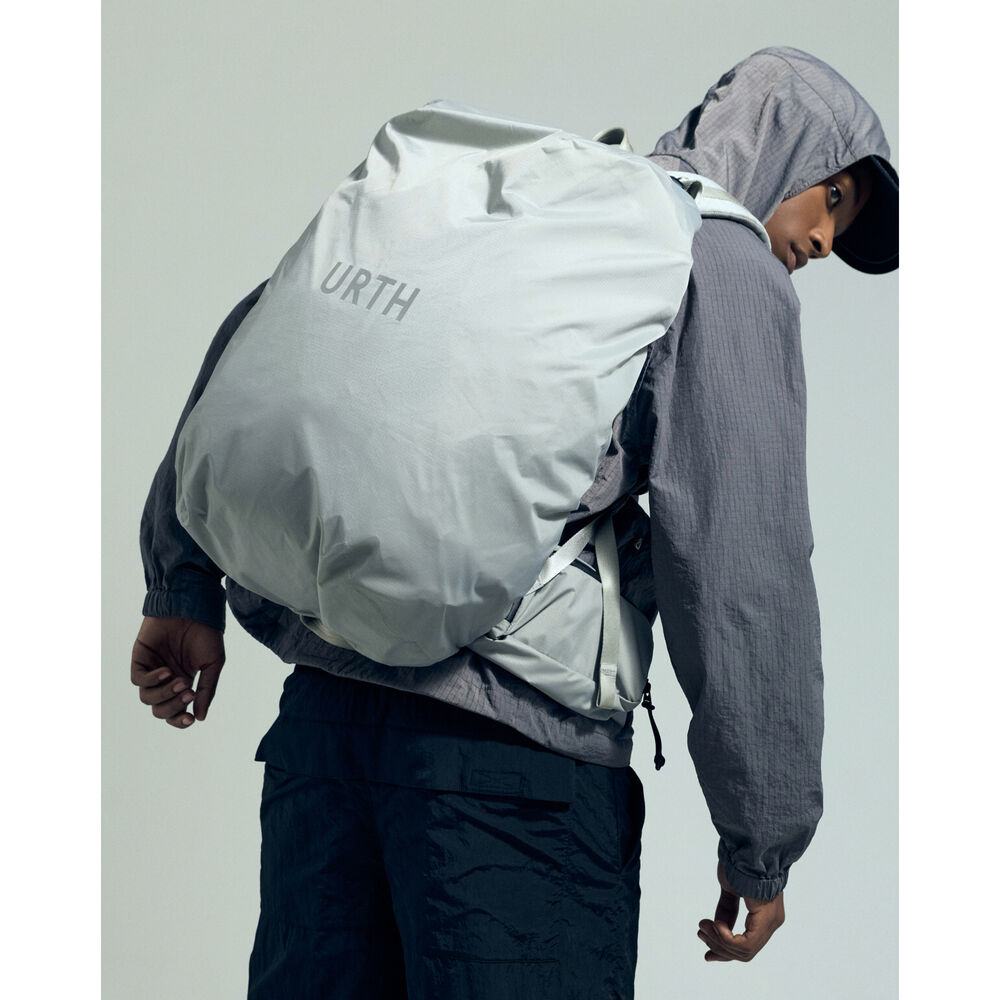 1026967_B.jpg - Urth Stratus Rain Cover Light Grey - Image 2