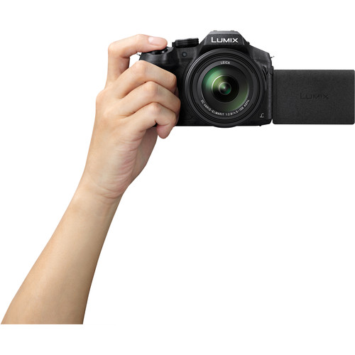 1011478_E.jpg - Panasonic Lumix DMC-FZ300 Digital Camera