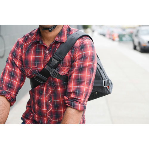 1014118_D.jpg - Peak Design Everyday Messenger Bag 15" Charcoal - Image 4