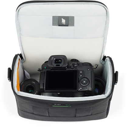 1021158_A.jpg - Lowepro Adventura SH 160 III Shoulder Bag (Black) - Image 1