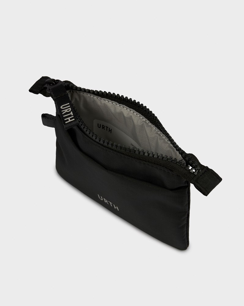 1025388_A.jpg - Urth Mini Film Pouch - Image 1