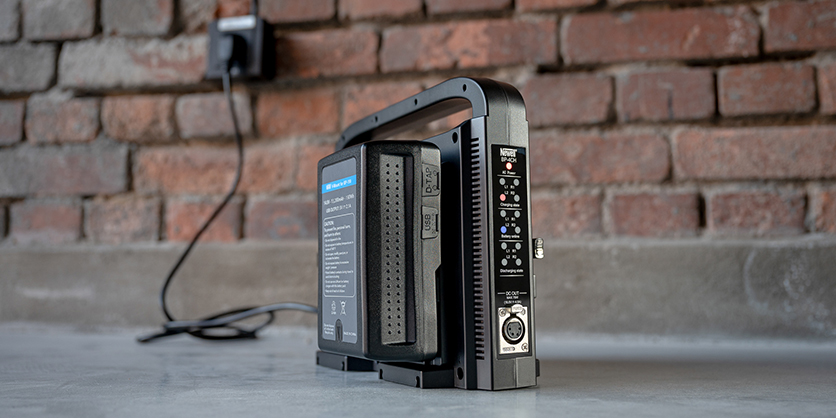 1020349_D.jpg - Newell BP-4CH 4-channel charger for V-mount batteries - Image 4