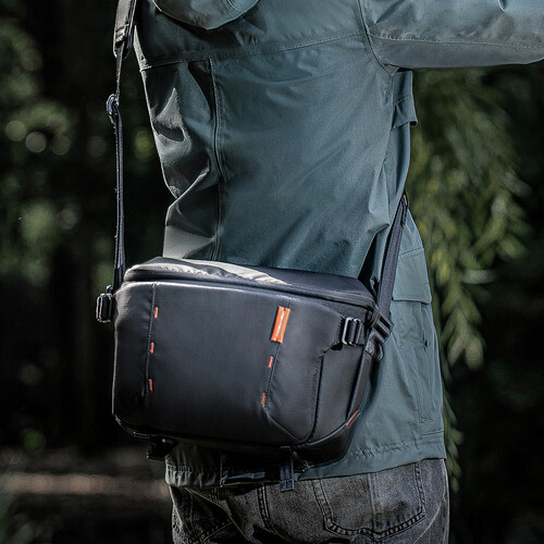 1021879_A.jpg - PGYTECH OneMo Sling (Black, 7L) - Image 1