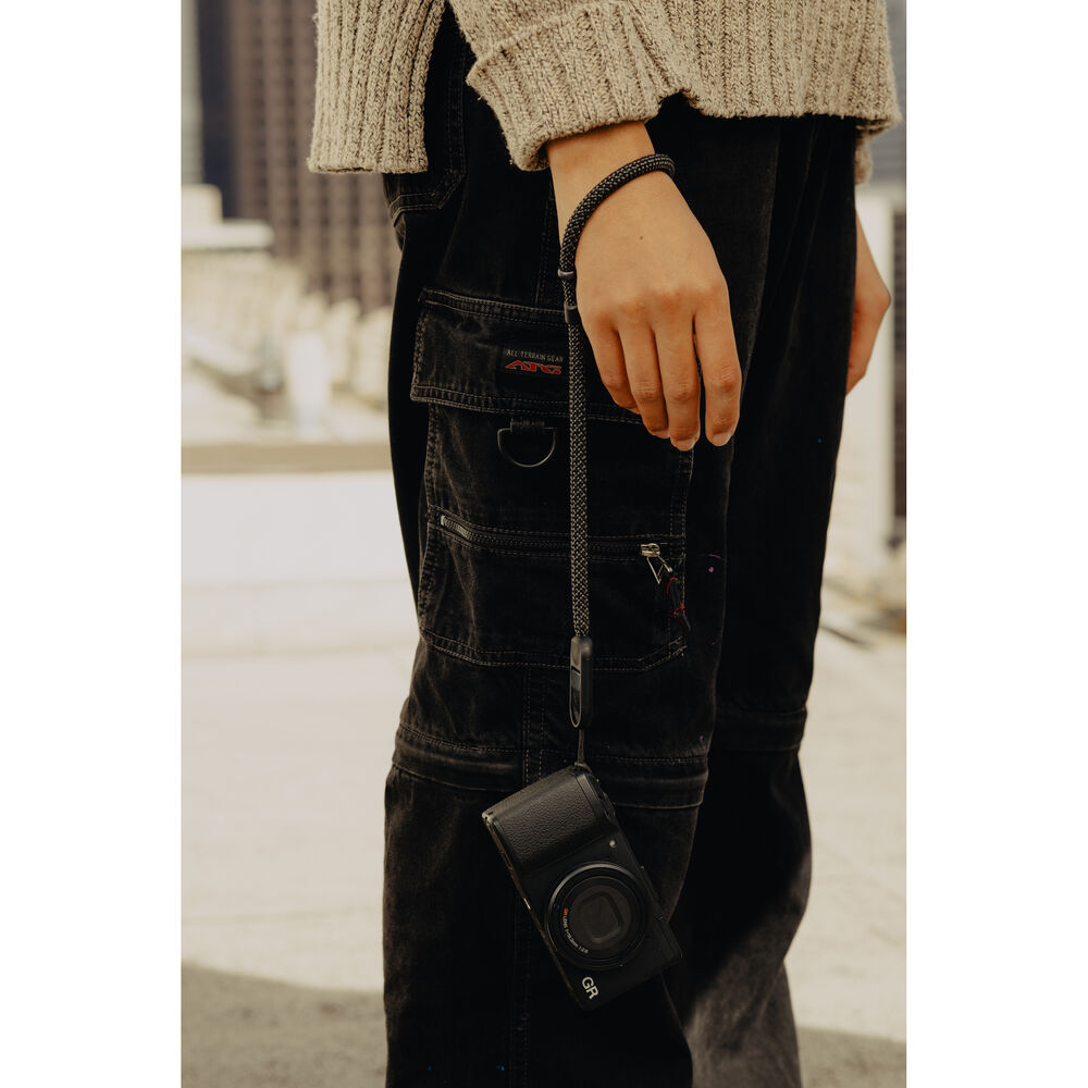 1026049_B.jpg - Peak Design Cuff Rope Camera Wrist Strap (Black) - Image 2