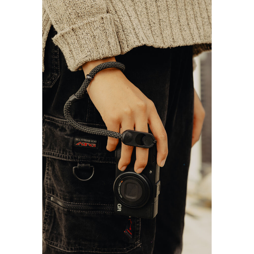 1026049_C.jpg - Peak Design Cuff Rope Camera Wrist Strap (Black) - Image 3