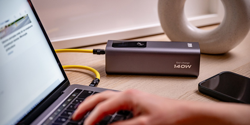 1026599_A.jpg - Newell Power Bank Vayu 27000 mAh PD 140W - Image 1