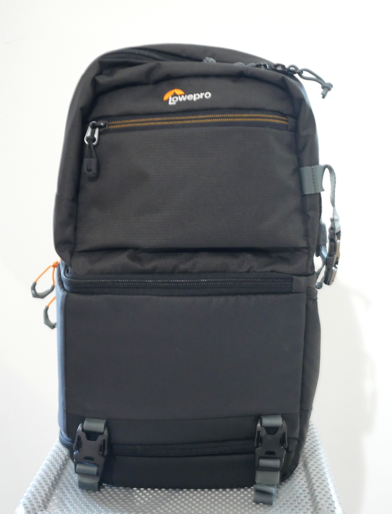 Lowepro Slingshot SL 250 AW III Sling - Best Available Image