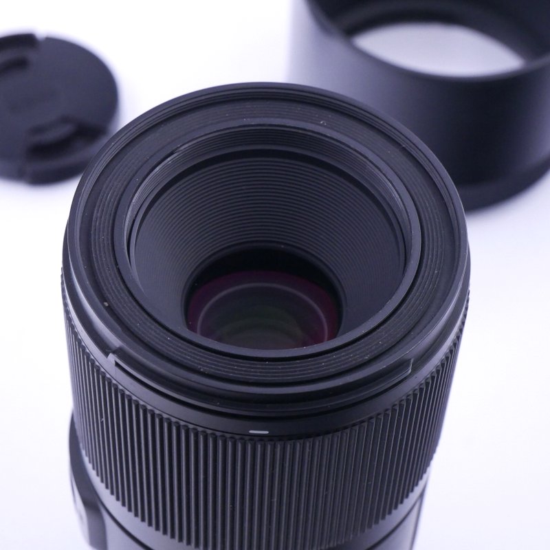 S-H-39J3H8_2.jpg - Sigma AF 70mm F/2.8 DG Macro Art Lens in Sony E Mount - Image 1