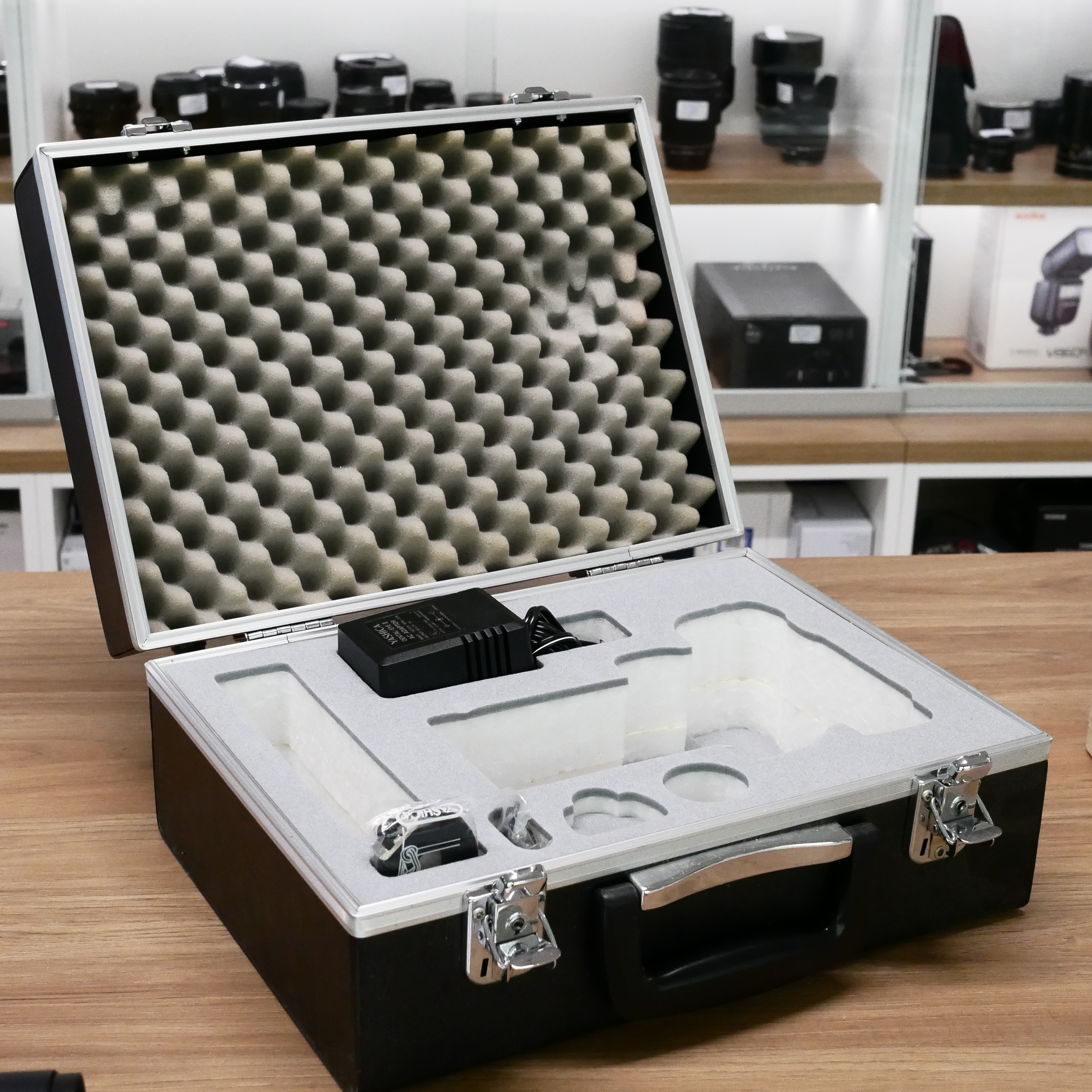 S-H-3CX2VJ_7.jpg - Yashica Dental Eye Kit with Hard case (As Is) - Image 6