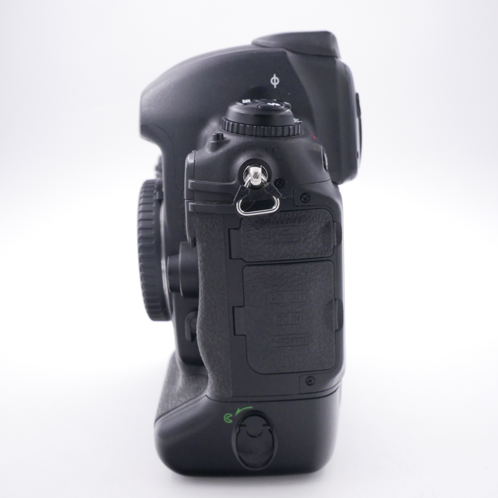S-H-3VDUFH_2.jpg - Nikon D3 Body Only 18,400k Frames - Image 2