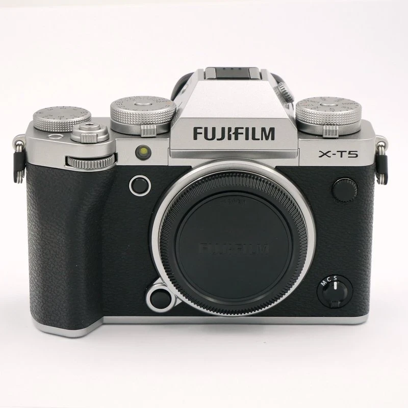 Best image for Fujifilm X-T5 Body Silver - Sub 2K Frames!