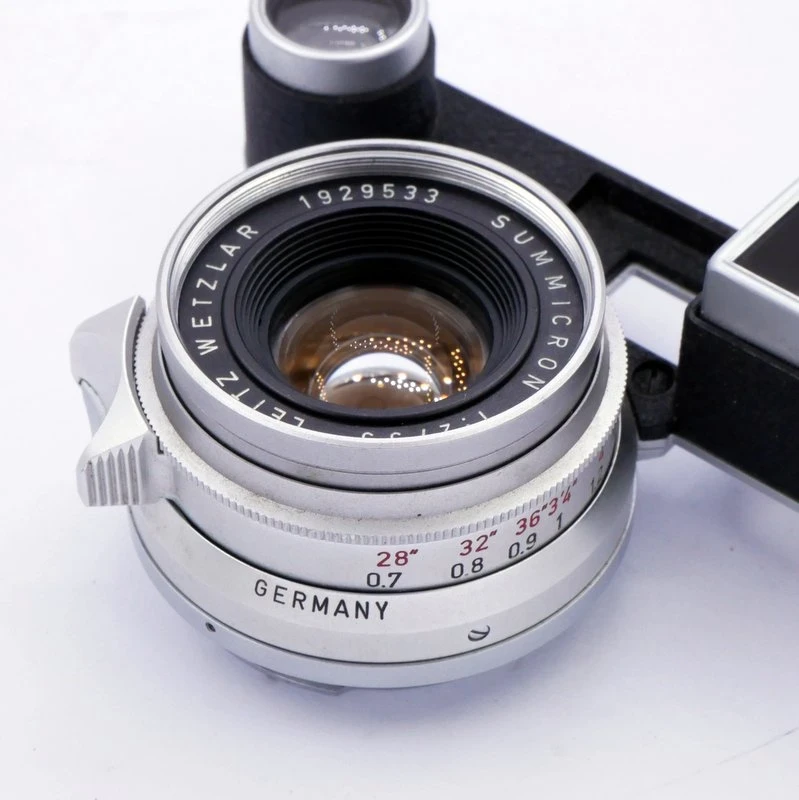 S-H-4L9253_4.webp - Leica MF 35mm F/2 Summicron V1 8 Element Lens with Goggles in M Mount - Image 1