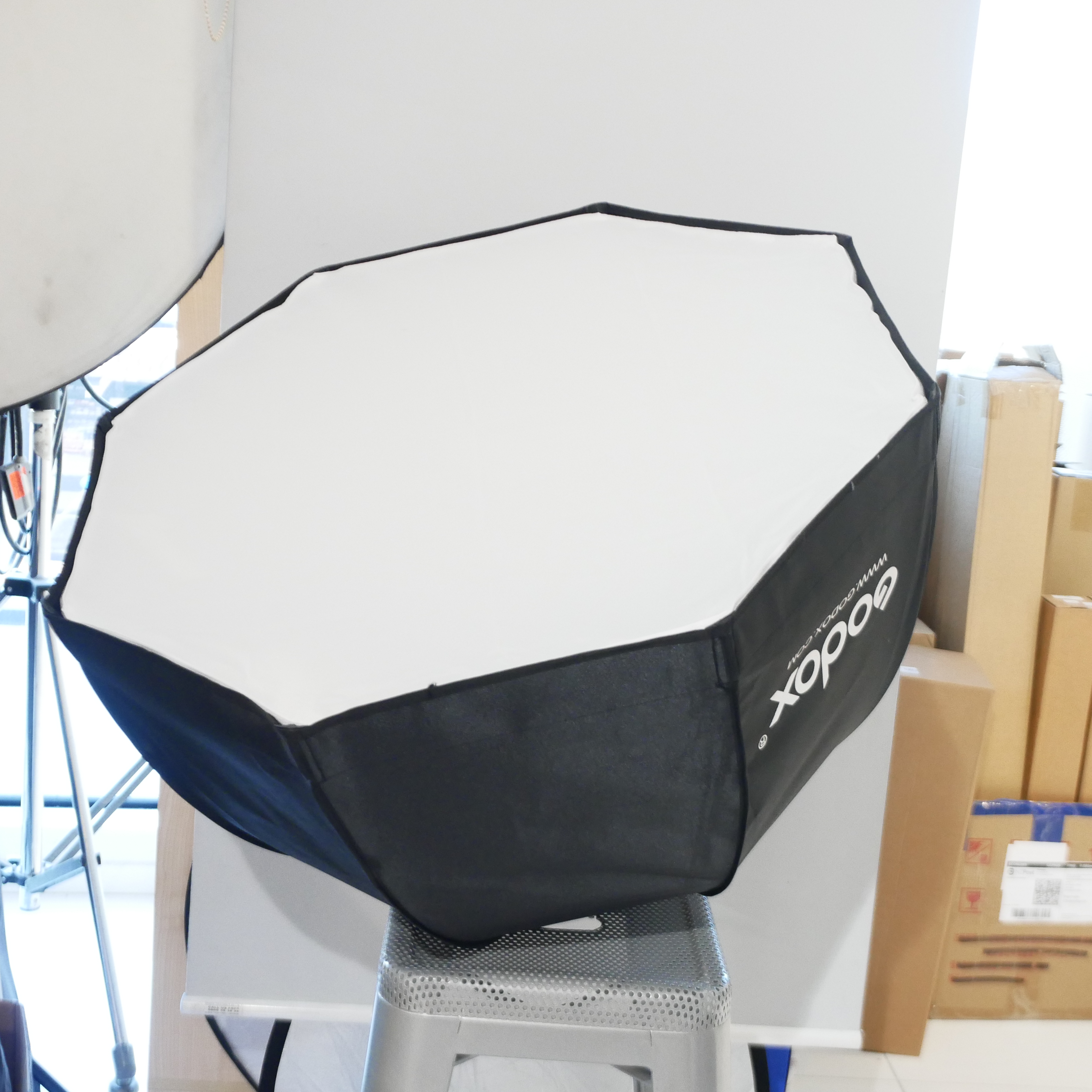 S-H-5VYE8W_2.jpg - Godox 70's Parabolic Softbox  - Image 2
