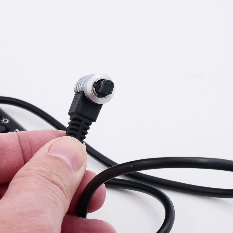 S-H-64KACX_2.jpg - Aputure APTR3C Timer Remote Switch for Canon with 3-Pin N3 Connection - Image 1