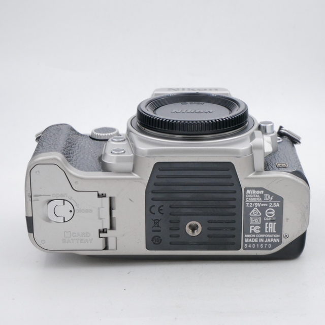 S-H-6UWAXL_4.jpg - Nikon DF Body - 27K Frames
