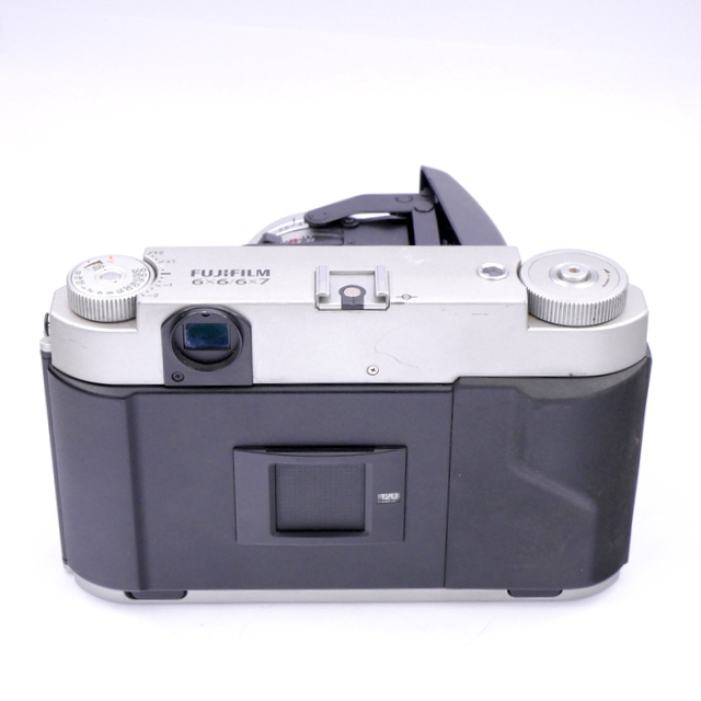 S-H-7CB19_2.jpg - Fujifilm GF670 Professional - Image 3