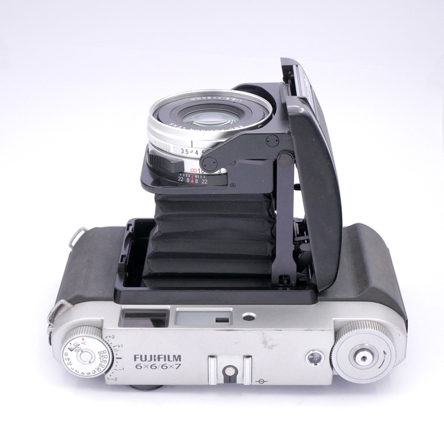 S-H-7CB19_3.jpg - Fujifilm GF670 Professional - Image 1